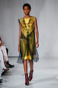 Calvin-Klein-RTW-SS18-New-York-111405-1504838389.thumb.jpg.695fe95f6c43fdf48e3e015e9485972d.jpg