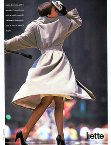 Caminata_Vogue_Italia_September_1987_01_04.thumb.png.ebe30a086f1985d40dc9cc5e072e5dac.png