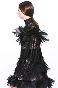 Carolina-Herrera-RTW-FW20-New-York-2963-1581330936.thumb.jpg.c2420123b9a73eb4c454b958f6b26c36.jpg