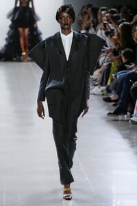 Christian_Cowan-New-York-SS19-New-York-5005-1536432268.thumb.jpg.60ed50745e63f499f68835e36c5dd5ee.jpg