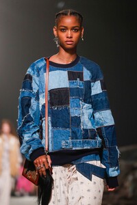 Coach-1941-RTW-SS19-New-York-2732-1536690999.thumb.jpg.9a2c22a82346949b323f365a57a49919.jpg