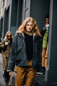 Eliza-Kallmann-.thumb.jpg.69d62cc489655c9c53ad78047b401873.jpg