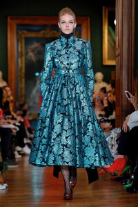 Erdem-RTW-FW19-London-3486-1550489542.thumb.jpg.8cc8cd0ad293f165ace4741489d3aa0a.jpg