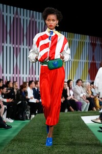 Escada-RTW-SS19-New-York-2777-1536517890.thumb.jpg.ade3f980a26a92ba28413bc16c80b8b4.jpg