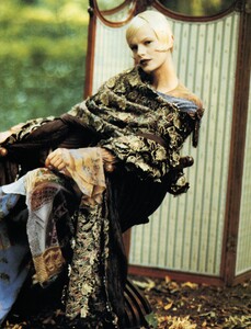 Espirit_Elgort_Vogue_Italia_September_1993_Couture_Supplement_02.thumb.jpg.81d955afd71dd37c661847db3e63337e.jpg