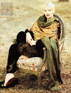 Espirit_Elgort_Vogue_Italia_September_1993_Couture_Supplement_06.thumb.jpg.e3f92d2b2cbc2051f6d396a6fe83077a.jpg