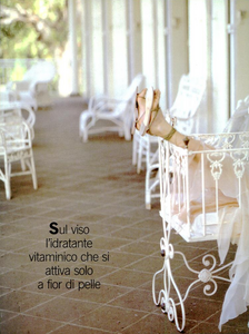 Estate_Chin_Vogue_Italia_May_1994_07.thumb.png.9918f52dc07ecac9349b5bb464bb817f.png