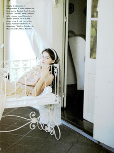 Estate_Chin_Vogue_Italia_May_1994_08.thumb.png.c67d9f2660a8ff3d5d0b10a2f3d41e14.png