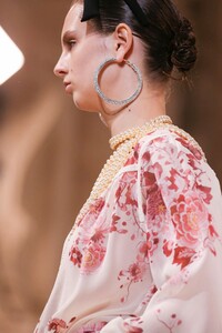 Giambattista-Valli-RTW-FW20-Paris-1079-1583157997.thumb.jpg.3976de5b198384198653ac1084464ed0.jpg