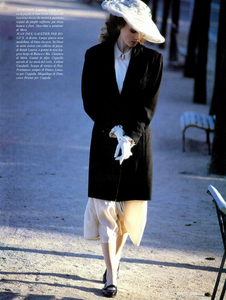 Grignaschi_Vogue_Italia_February_1987_02_02.thumb.png.8f6dd84edd76053cdb8accdc4db68bee.png