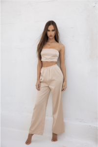 HoneysetbeigeIsabelleMathersxJohansen4.thumb.png.c76cb61665d717e50f8312466ca0ece6.png