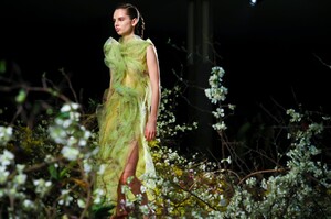 Jason-Wu-RTW-FW20-New-York-9323-1581294384.thumb.jpg.70fb66ad6f7903b1c136e41d64dfb493.jpg