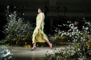 Jason-Wu-RTW-FW20-New-York-9331-1581294386.thumb.jpg.539e68692834ab96ea70714d899585d4.jpg