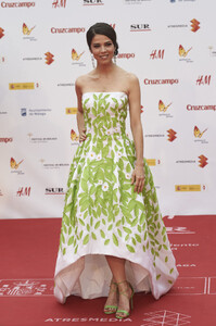 Juana-Acosta-Feet-1769954.jpg