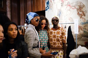 Kate-Spade-RTW-SS19-New-York-8531-1536405169.thumb.jpg.d3b9dc34fa76862a0361f3d9a53638b7.jpg