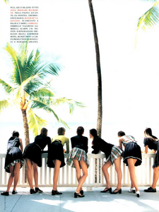 Kilt_Chin_Vogue_Italia_February_1994_10.thumb.png.848efc446784fde4f798d0a4cb43597e.png