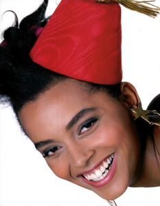 King_Vogue_Italia_May_1987_07.thumb.png.365b05f3daec5d2c9553d0d7292628d2.png