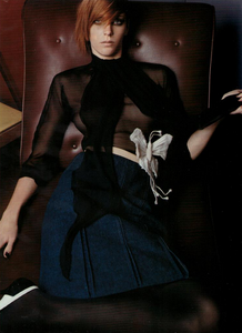 Klein_Vogue_Italia_November_2000_06.thumb.png.80b153a1f19794fb8b2ee10f23e2be5a.png