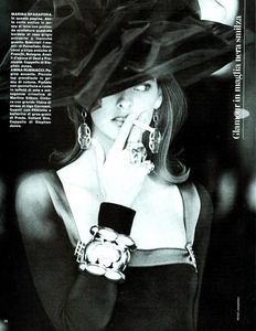 Lindbergh_Vogue_Italia_April_1987_02_07.thumb.png.523acac358ae88fa3aa8ee7699d57489.png