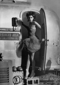 Lindbergh_Vogue_Italia_March_2005_02.thumb.png.41dd9759f1fdcccf0100554e8fc29667.png