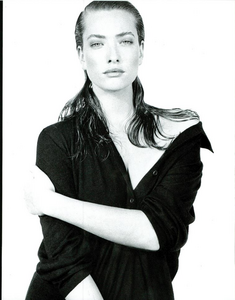 Lindbergh_Vogue_Italia_May_1987_03.thumb.png.c74b73079f44f9b67ddd99f17e54fbb6.png