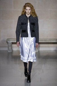 Louis-Vuitton-RTW-FW17-Paris-5527-1488909525.thumb.jpg.3a6538dda007d8135825ef7486f11fb7.jpg