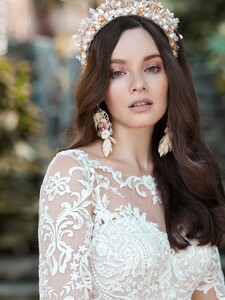 Maggie-Sottero-Lydia-Anne-20MS697LT-PROMO5-ND.jpg