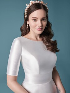 Maggie-Sottero-Raven-Leigh-Marie-20MC744MC-Alt1-DW.jpg