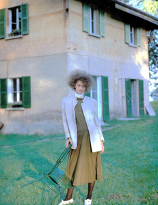 Maliziosa_Chatelain_Vogue_Italia_September_1987_01_08.thumb.png.49050ae8dccba8e8ff20e89d860357a4.png