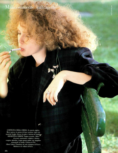 Maliziosa_Chatelain_Vogue_Italia_September_1987_01_09.thumb.png.1e6ea5d2521f1e79b02567937278cdaa.png