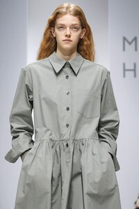 Margaret-Howell-RTW-FW20-London-9030-1581859530.thumb.jpg.fd0cd683f55d06643322dfce092a355f.jpg