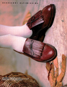 McKinley_Vogue_Italia_September_1987_01_05.thumb.png.c89156c7a772698ed26e9ecb23d81d55.png