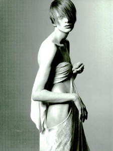 Meisel_Vogue_Italia_December_1994_10.thumb.png.36e30de3c8c84b3ebe4b0afbd5735461.png