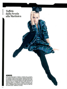 Meisel_Vogue_Italia_February_1985_01_05.thumb.png.f16fc02e3cc82a7c3ebc7ed71a4172d9.png