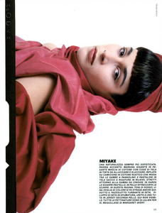 Meisel_Vogue_Italia_February_1985_01_12.thumb.png.2e2fd49923f27801d048ea7e5997e2a8.png