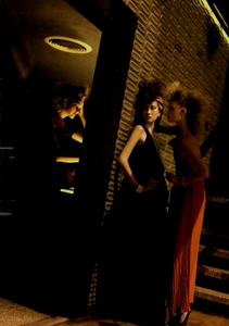 Meisel_Vogue_Italia_March_2005_16.thumb.png.123eaee97072a0af66a836de7a31ea85.png