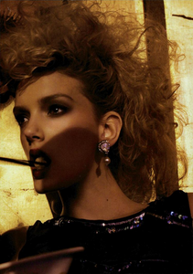 Meisel_Vogue_Italia_March_2005_28.thumb.png.19a862c4315032c71d07784f27977556.png