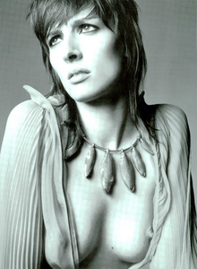 Meisel_Vogue_Italia_November_2000_09.thumb.png.d43fe116bcaa168de3edcb56f4a57f74.png