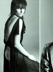 Meisel_Vogue_Italia_November_2000_11.thumb.png.bbfb7776bf74733deb0157953020598c.png