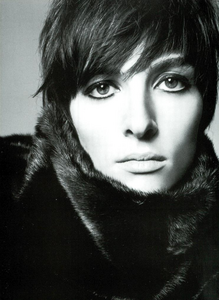 Meisel_Vogue_Italia_November_2000_21.thumb.png.9c6bab14de6f7246a8b4184449f95075.png