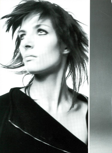 Meisel_Vogue_Italia_November_2000_25.thumb.png.e709a881d3821e38f503652c4749dbff.png