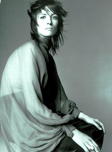Meisel_Vogue_Italia_November_2000_26.thumb.png.ce0649c19480af0a575812add4abf907.png