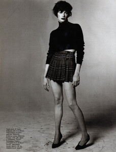 Meisel_Vogue_Italia_September_1993_07.thumb.jpg.a17014aa80a8222cd214862a62157d77.jpg
