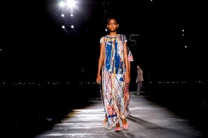 Missoni-Men-Women-RTW-SS19-Milan-8597-1537651649.thumb.jpg.61968b06fb5ea6a38112355fe6f460f2.jpg