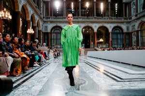 Molly-Goddard-RTW-FW19-London-0775-1550308453.thumb.jpg.6d4409e8ca8ca6865032bb008bda6c38.jpg