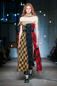 Monse-RTW-FW20-New-York-1017-1581099654.thumb.jpg.6bc0c5e53b82e2bf9fc0fc7cf8c13267.jpg