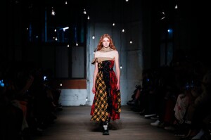 Monse-RTW-FW20-New-York-11463-1581121205.thumb.jpg.f7b683b2a15b6bccee7c5fcc7c007e0d.jpg
