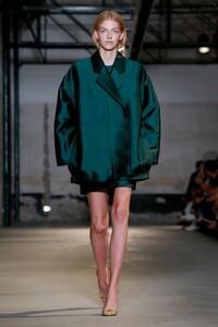 N-21-RTW-SS19-Milan-7543-1537376978.thumb.jpg.1c3eab16f1f6987424df45c592065b8a.jpg