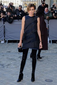 Nieves-Alvarez_-Christian-Dior-Show--04.jpg