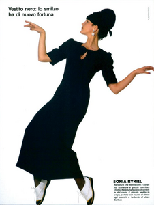 Occhi_Watson_Vogue_Italia_February_1985_01_14.thumb.png.53f627da53ef72943bf956385db27ab1.png